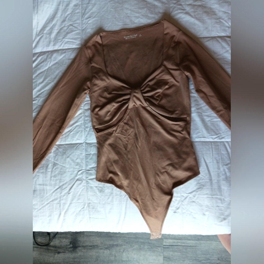 A&F long sleeve square neckline cutout bodysuit  small